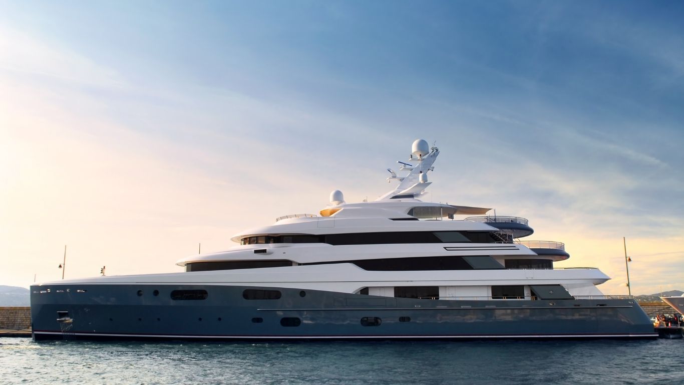 Luxury Yacht setting sail from Italian port